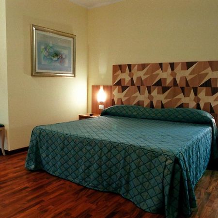 Hotel Della Citta Et De La Ville Forlì Szoba fotó