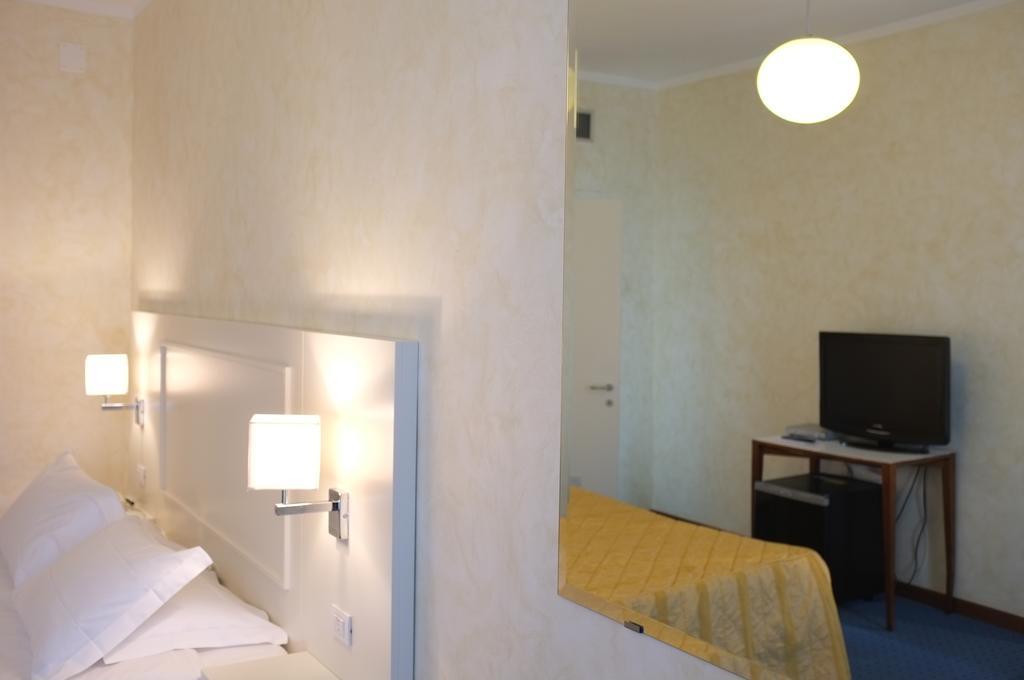 Hotel Della Citta Et De La Ville Forlì Szoba fotó