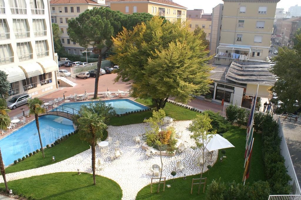 Hotel Della Citta Et De La Ville Forlì Kültér fotó